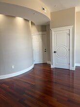 9 River St, Unit 2nd floor in Milford, CT - Foto de edificio - Building Photo