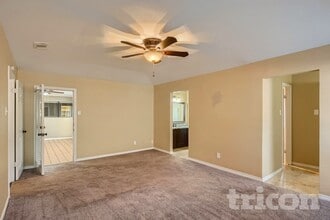 2407 Honeysuckle Dr in Richardson, TX - Building Photo - Building Photo