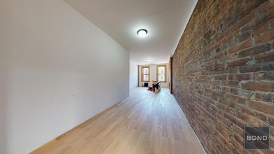 2246 First Avenue in New York, NY - Building Photo - Floor Plan