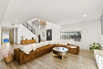 2940 Rosanna St in Las Vegas, NV - Foto de edificio - Building Photo
