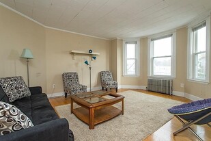 38 Cherry St, Unit 3 Apartamentos