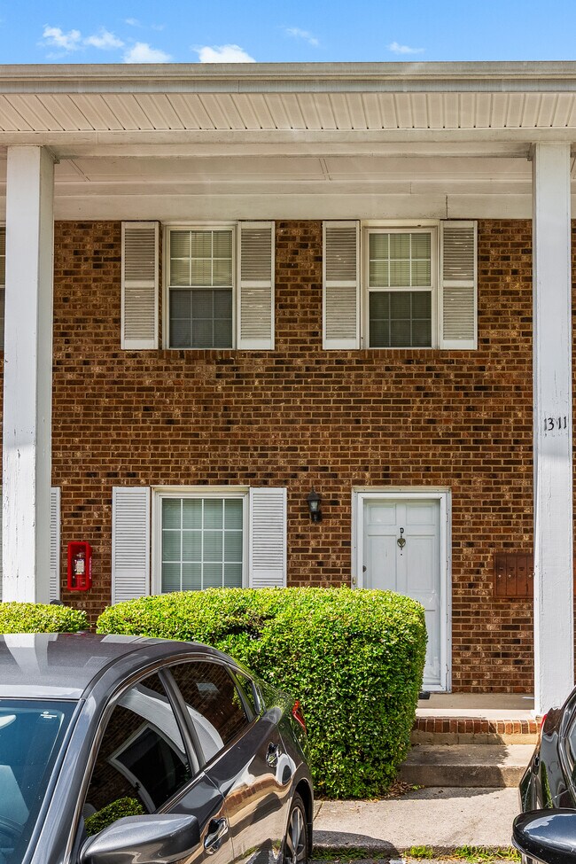 1311 W Meadowview Rd in Greensboro, NC - Building Photo - Building Photo