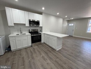 2310 Tasker St in Philadelphia, PA - Building Photo - Building Photo