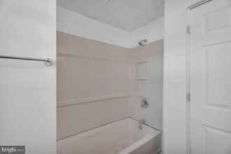 102 N Black Horse Pike in Gloucester Township, NJ - Building Photo - Building Photo