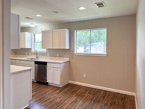 52083 Finley Rd in Irving, TX - Building Photo - Building Photo