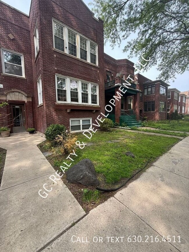 property at 1732 W Wallen Ave