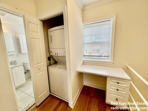 180 Thornton Rd in Chestnut Hill, MA - Building Photo - Building Photo
