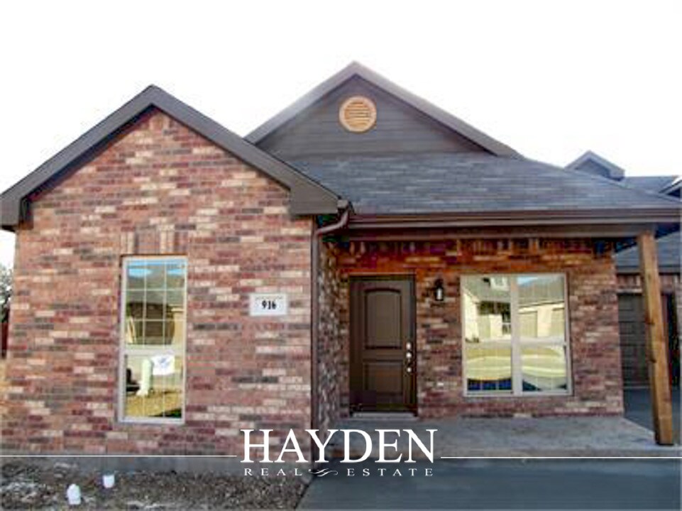 928 Sundance Rd-Unit -1 in Stephenville, TX - Building Photo