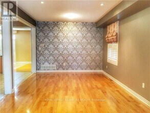 110 Deerwood Crescent in Richmond Hill, ON - Building Photo - Building Photo