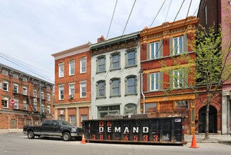 1832 Race St in Cincinnati, OH - Foto de edificio - Building Photo