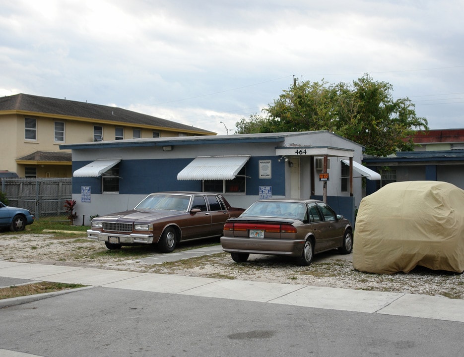 464 E 30th St in Hialeah, FL - Building Photo