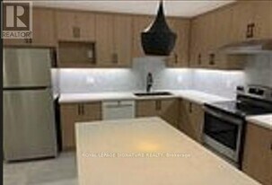 62 Elmsthorpe Ave in Toronto, ON - Building Photo