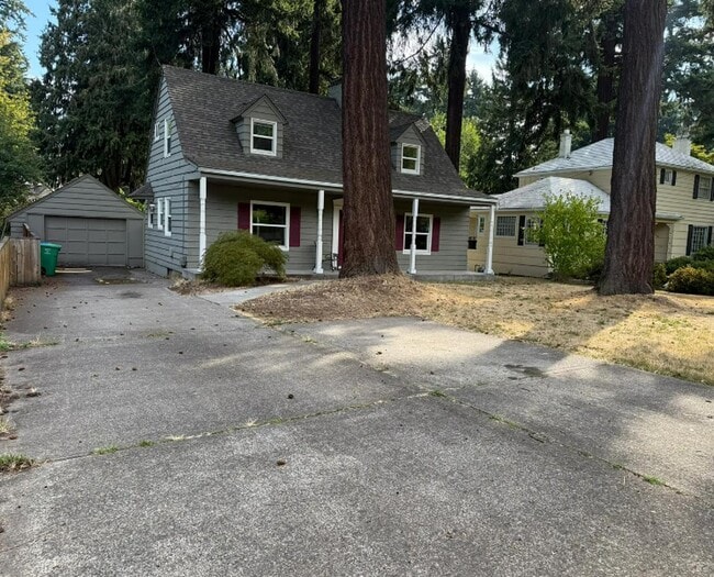 Charming NE Portland Apartment in a Great  in Portland, OR - Building Photo - Building Photo