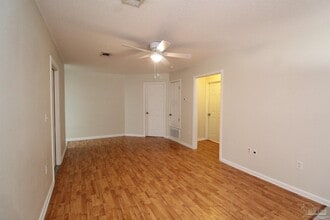 7163 Pine Blossom Rd in Milton, FL - Building Photo - Building Photo
