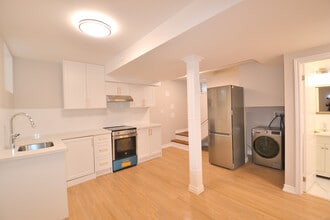 102 Belmont Av in Hamilton, ON - Building Photo - Building Photo