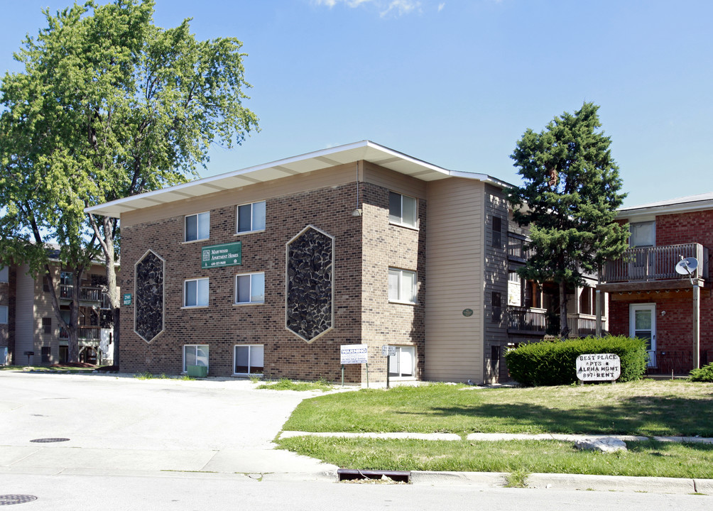 Marywood Apartments in Aurora, IL - Building Photo