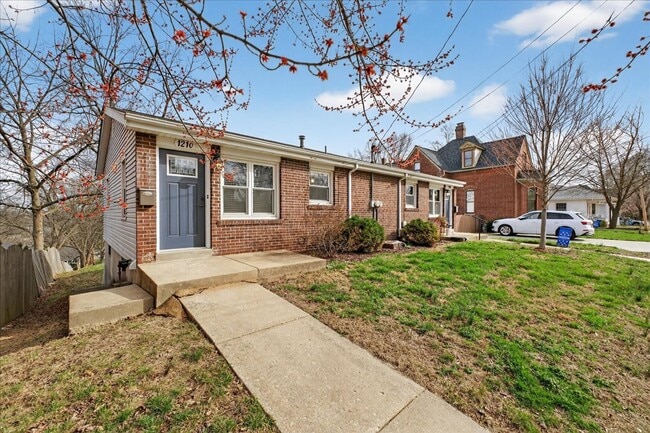 1210 N 5th St in St. Charles, MO - Building Photo - Building Photo