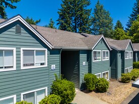 Pointe West Apartments | Port Orchard, WA in Port Orchard, WA - Building Photo