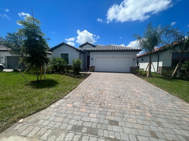 11537 Shady Palm Wy in Ft. Myers, FL - Building Photo - Building Photo