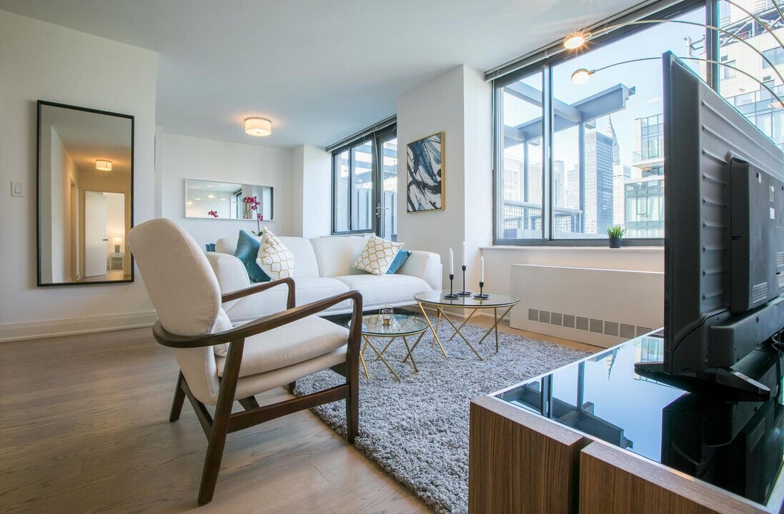 222 E 34th St in New York, NY - Building Photo