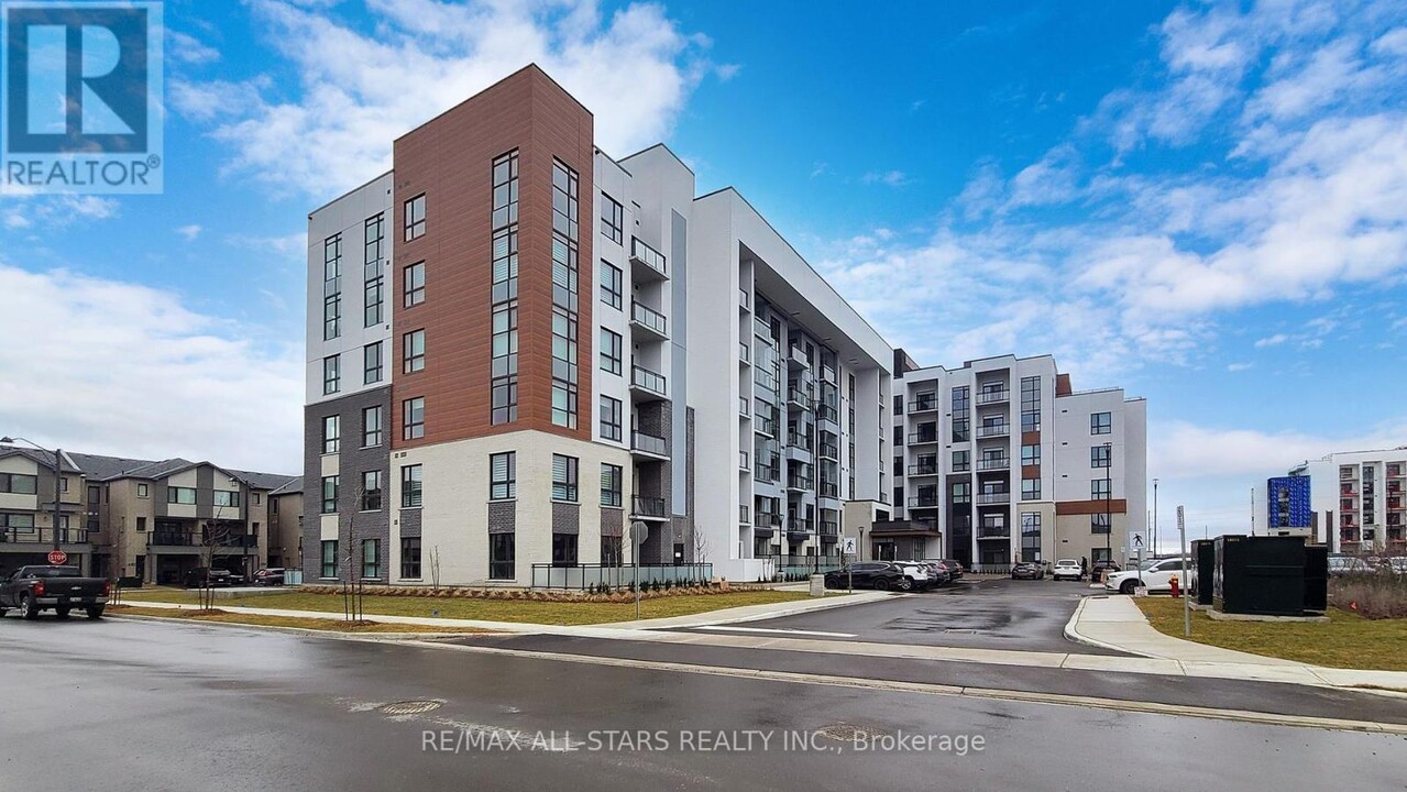 470-470 Gordon Krantz Ave in Milton, ON - Building Photo