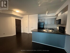 12-2712 Yonge St in Toronto, ON - Building Photo - Building Photo