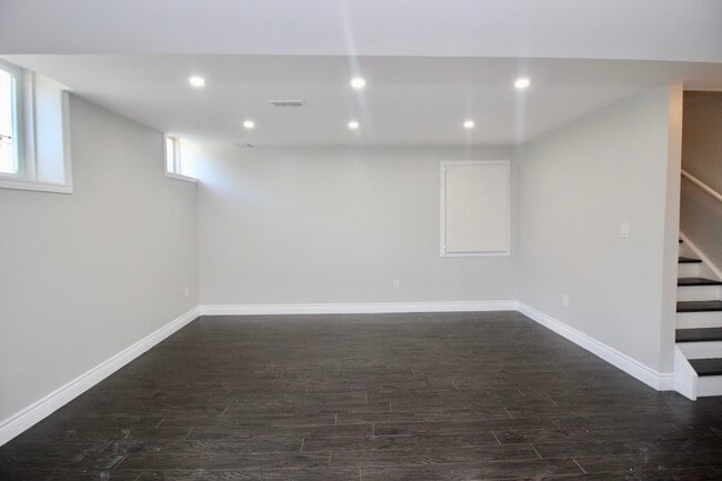 7861 Hoptree Rd in Niagara Falls, ON - Building Photo - Building Photo