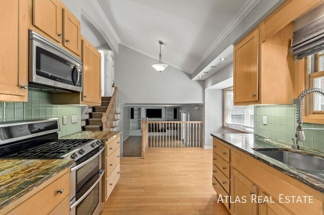 3772 S Rosemary Way in Denver, CO - Building Photo - Building Photo
