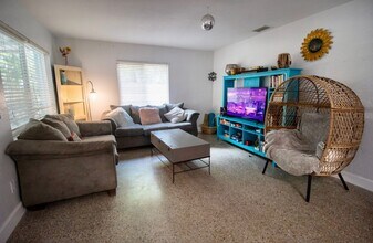 100 38th Ave SE in St. Petersburg, FL - Building Photo - Building Photo