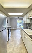 2143 Wadsworth Dr in Columbus, OH - Foto de edificio - Building Photo