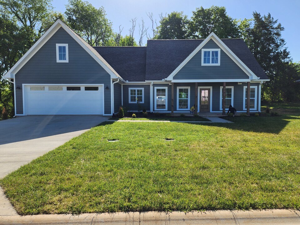526 Cottage Way in Cookeville, TN - Building Photo