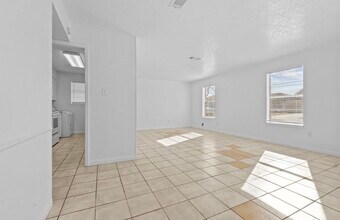 3428 Lantern Ln in Baytown, TX - Foto de edificio - Building Photo