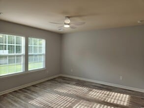 247 Grv Pk Lp in Murrells Inlet, SC - Foto de edificio - Building Photo