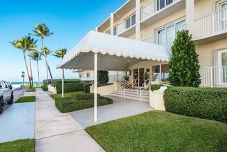 350 S Ocean Blvd in Palm Beach, FL - Building Photo - Building Photo