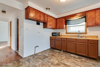 2130 W 71st Pl in Chicago, IL - Building Photo - Building Photo