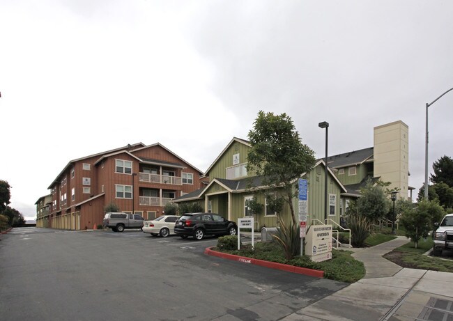 Nuevo Amanecer Apartments in Watsonville, CA - Foto de edificio - Building Photo