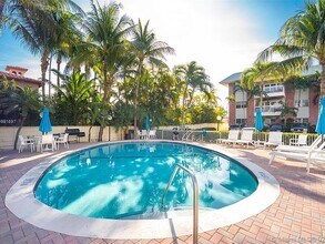 2426 SE 17th St, Unit 202A in Fort Lauderdale, FL - Building Photo - Building Photo