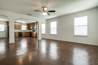 3127 Waits Ave in Fort Worth, TX - Foto de edificio - Building Photo