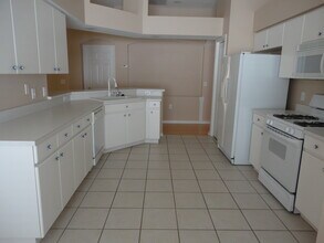 30450 Wrencrest Dr in Zephyrhills, FL - Building Photo - Building Photo