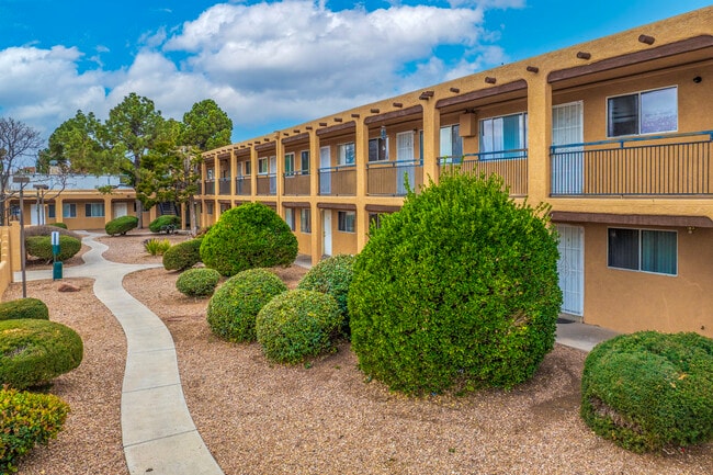 El Pueblo - Ultimate Urban Living