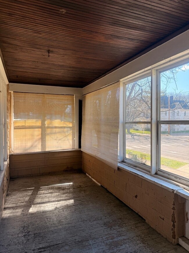 1602 NE Monroe St in Peoria, IL - Building Photo - Building Photo