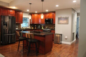 5 Meadowfield Ln in Glen Cove, NY - Building Photo - Building Photo