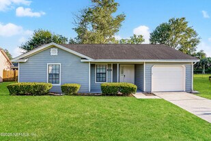 1878 Shannon Lake Dr in Middleburg, FL - Building Photo