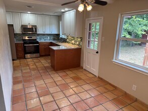 8547 Stillwater Dr in Dallas, TX - Building Photo - Building Photo