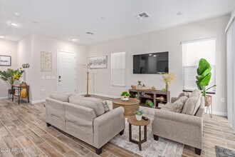4826 E Helena Dr in Scottsdale, AZ - Building Photo - Building Photo