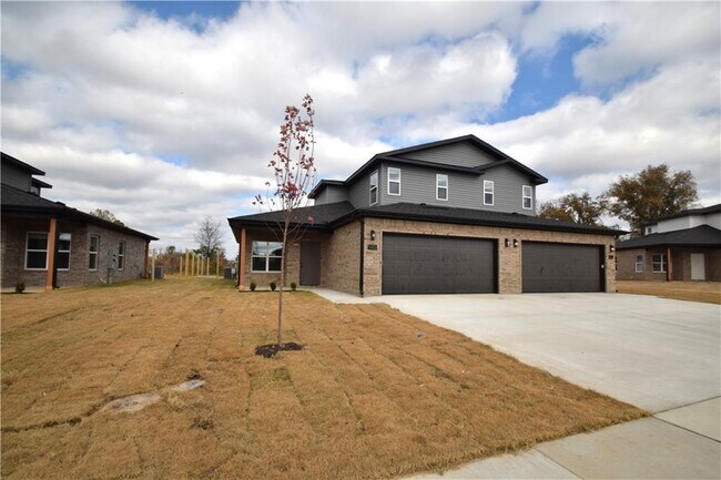 540 Cosmos St in Centerton, AR - Building Photo - Building Photo