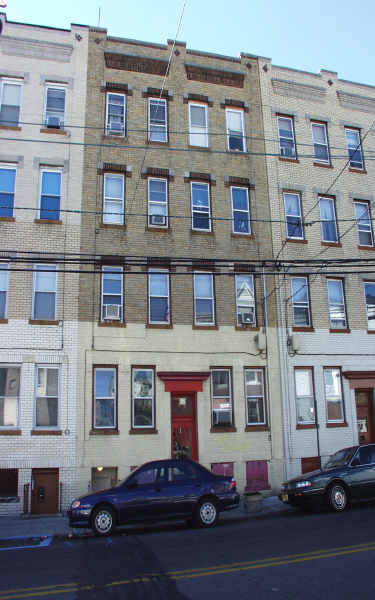 409 61st St in West New York, NJ - Building Photo - Building Photo