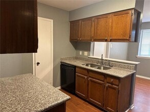 2001 Van Arpel Dr in La Place, LA - Building Photo - Building Photo