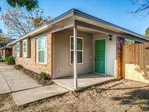 1207-1209 Wakefield Dr in Arlington, TX - Building Photo - Building Photo