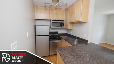 643 W Wrightwood Ave, Unit 412 in Chicago, IL - Building Photo - Building Photo